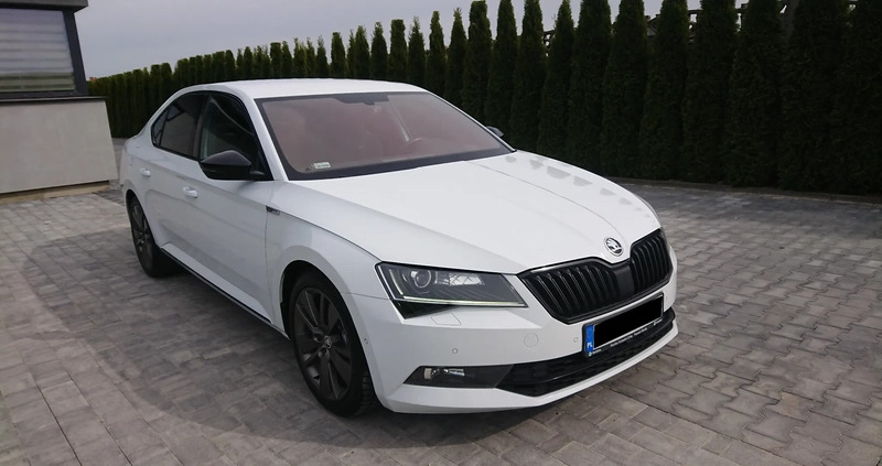 Skoda Superb cena 87000 przebieg: 222000, rok produkcji 2016 z Łobez małe 92